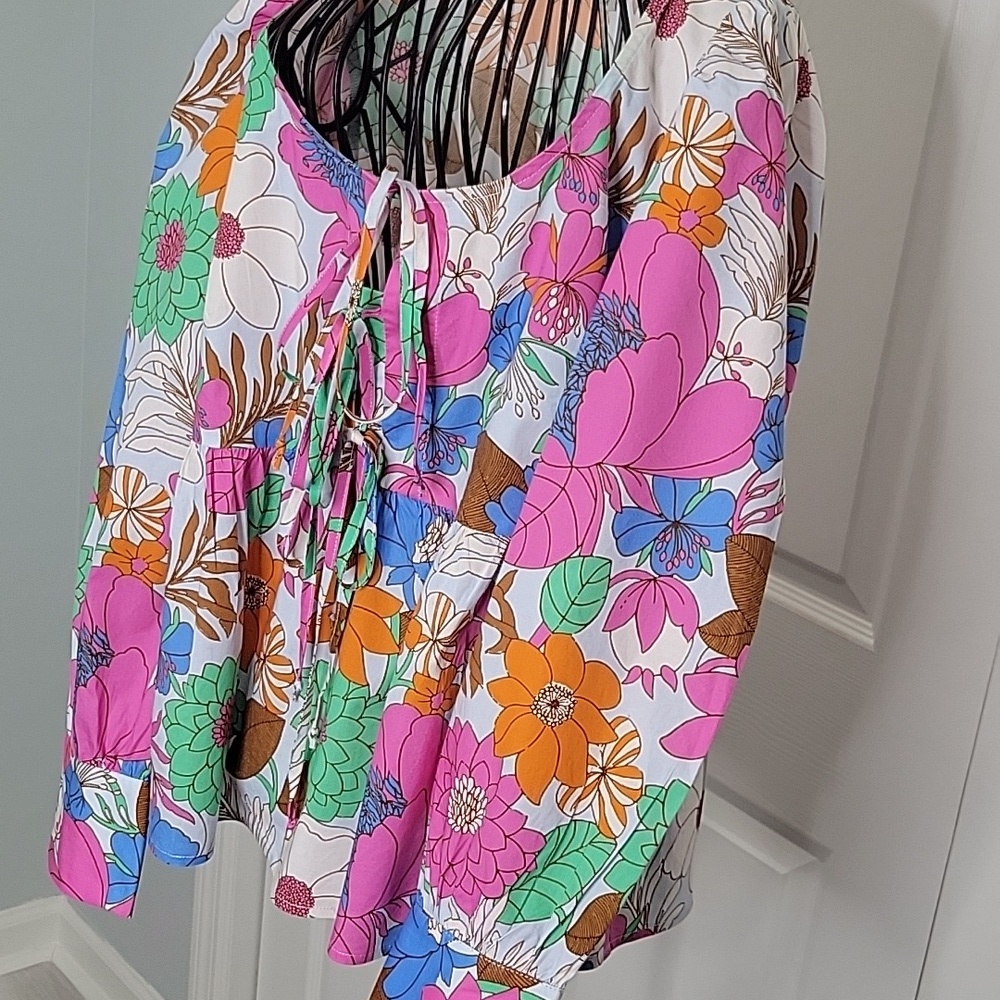 TUCKERNUCK Wild Rhapsody Baskin Floral Tie Top Size Medium - Picture 6 of 13